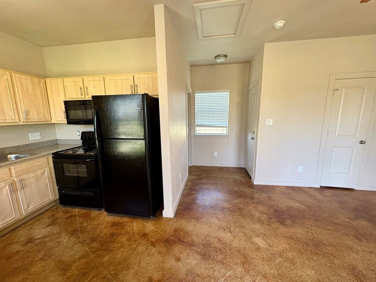 The Commons 1200 W 16th St #12 - Photo 5 of 10