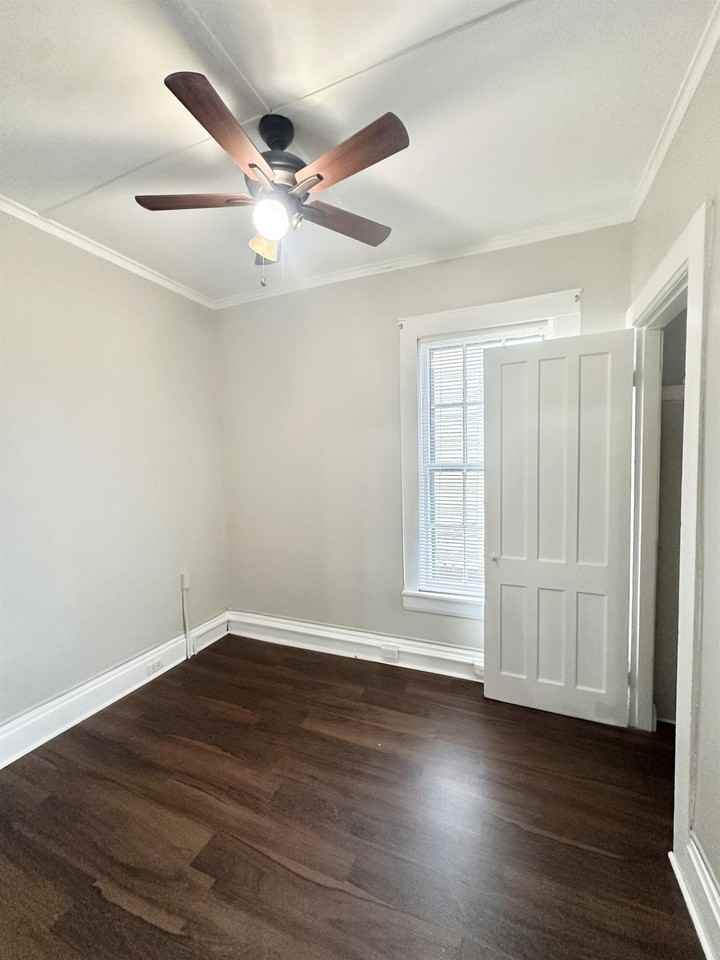 1422 5th Ave #1 - Photo 5 of 9