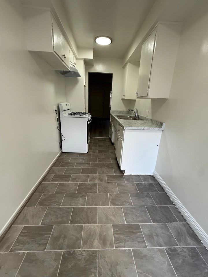 4758 W. Broadway Ave, - Photo 5 of 14