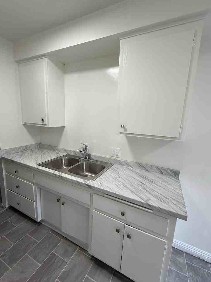 4758 W. Broadway Ave, - Photo 7 of 14