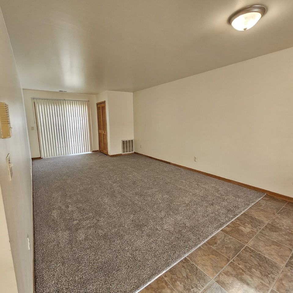 30366 Wedgewood Cir - Photo 6 of 15