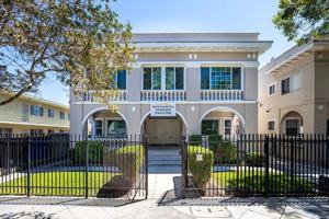 featured image of 1220 W 27th St