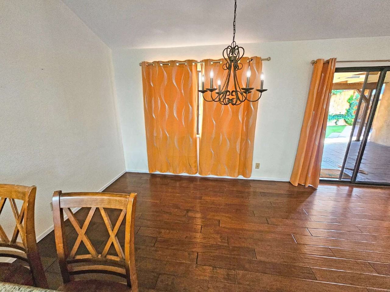 413 Mt Rainier Pl - Photo 3 of 20