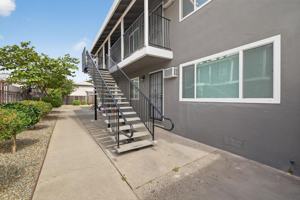 featured image of 3907 43rd Ave Apt E #Apt E