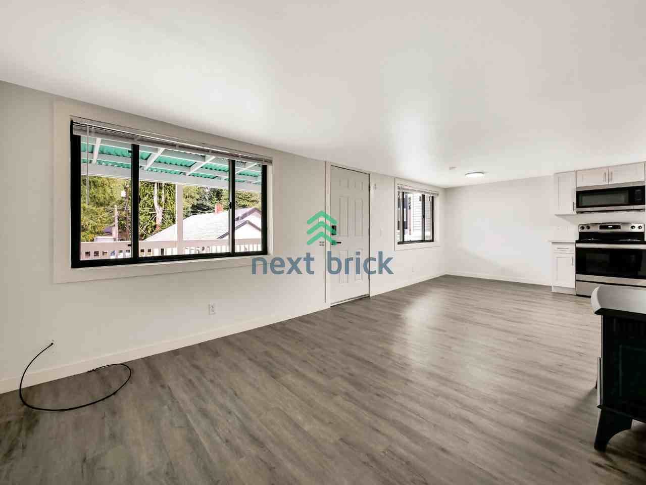 221B Cedar Ave - Photo 6 of 11