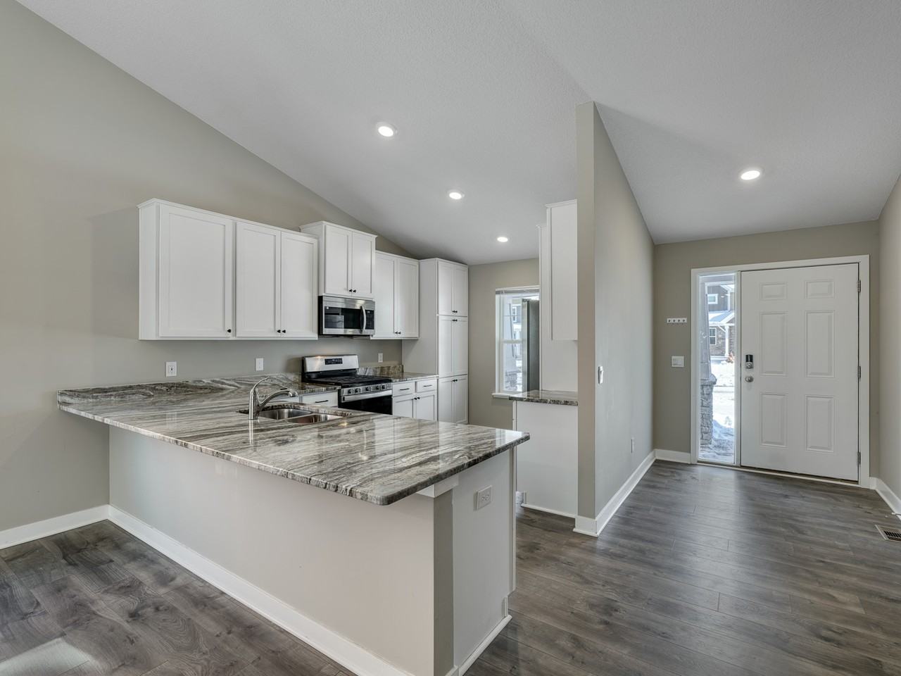 14377 Fernbrook Ln N #NA - Photo 5 of 20