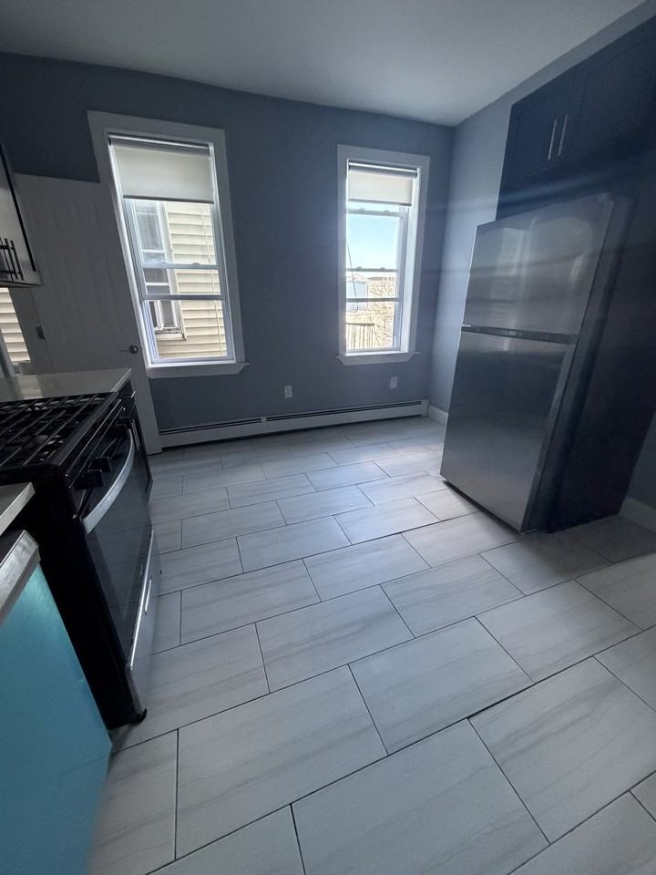 434 Avenue C #7 - Photo 2 of 8