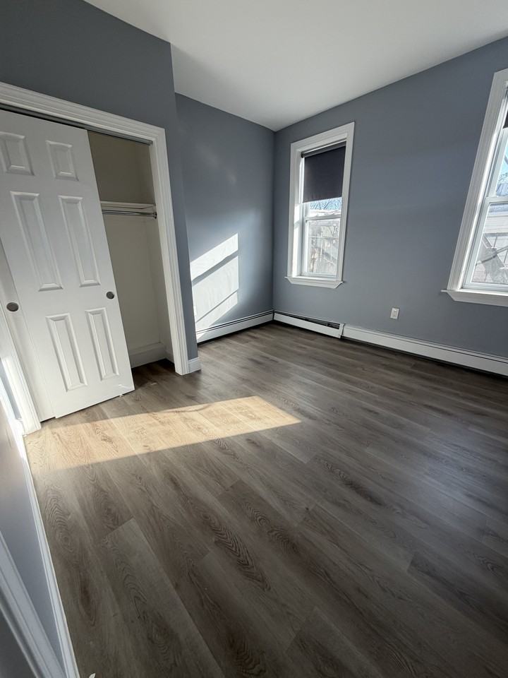 434 Avenue C #7 - Photo 3 of 8