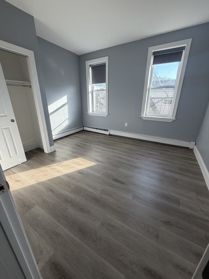 434 Avenue C #7 - Photo 6 of 8