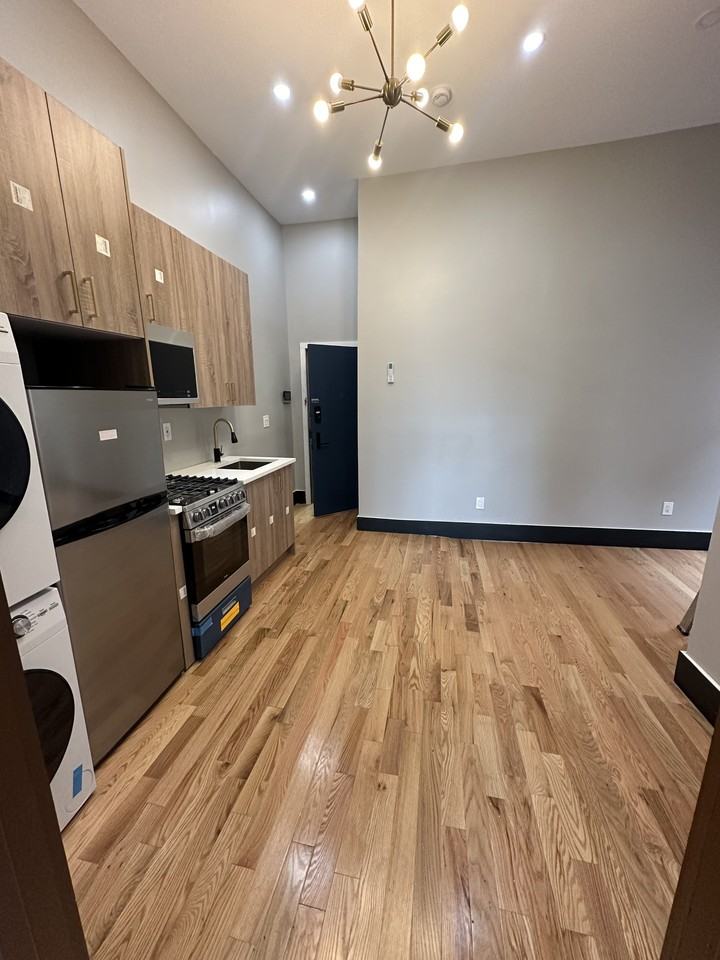 20 Reed St #15 - Photo 2 of 10