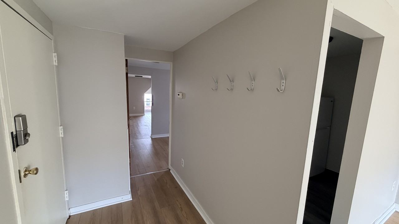 5735 Kentucky Ave #4 - Photo 4 of 15