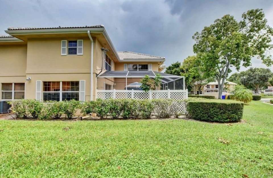 1940 Hartford Ct - Photo 2 of 7