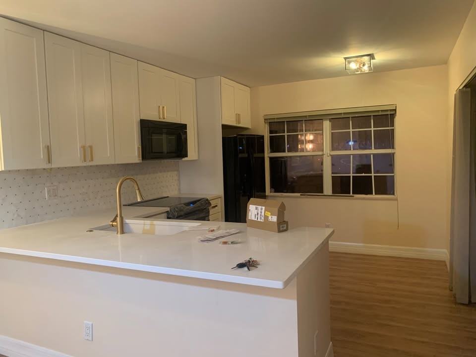 1940 Hartford Ct - Photo 3 of 7