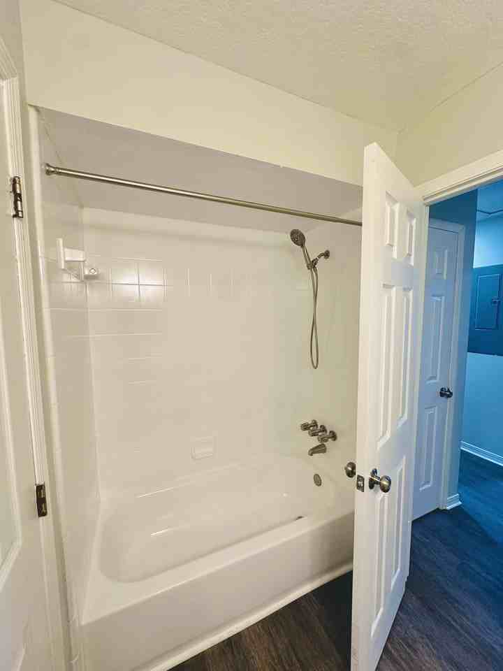 478 Lombard St #2D - Photo 5 of 16