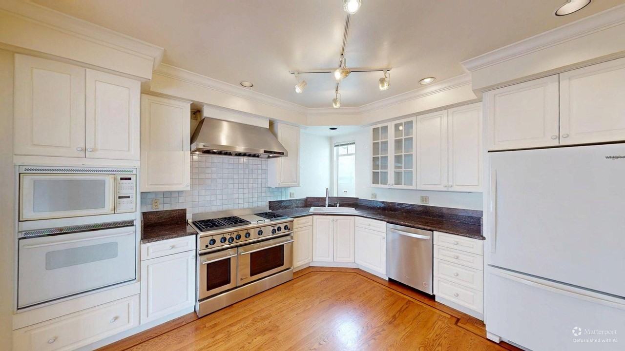 161 4th Ave #161 - Photo 3 of 20