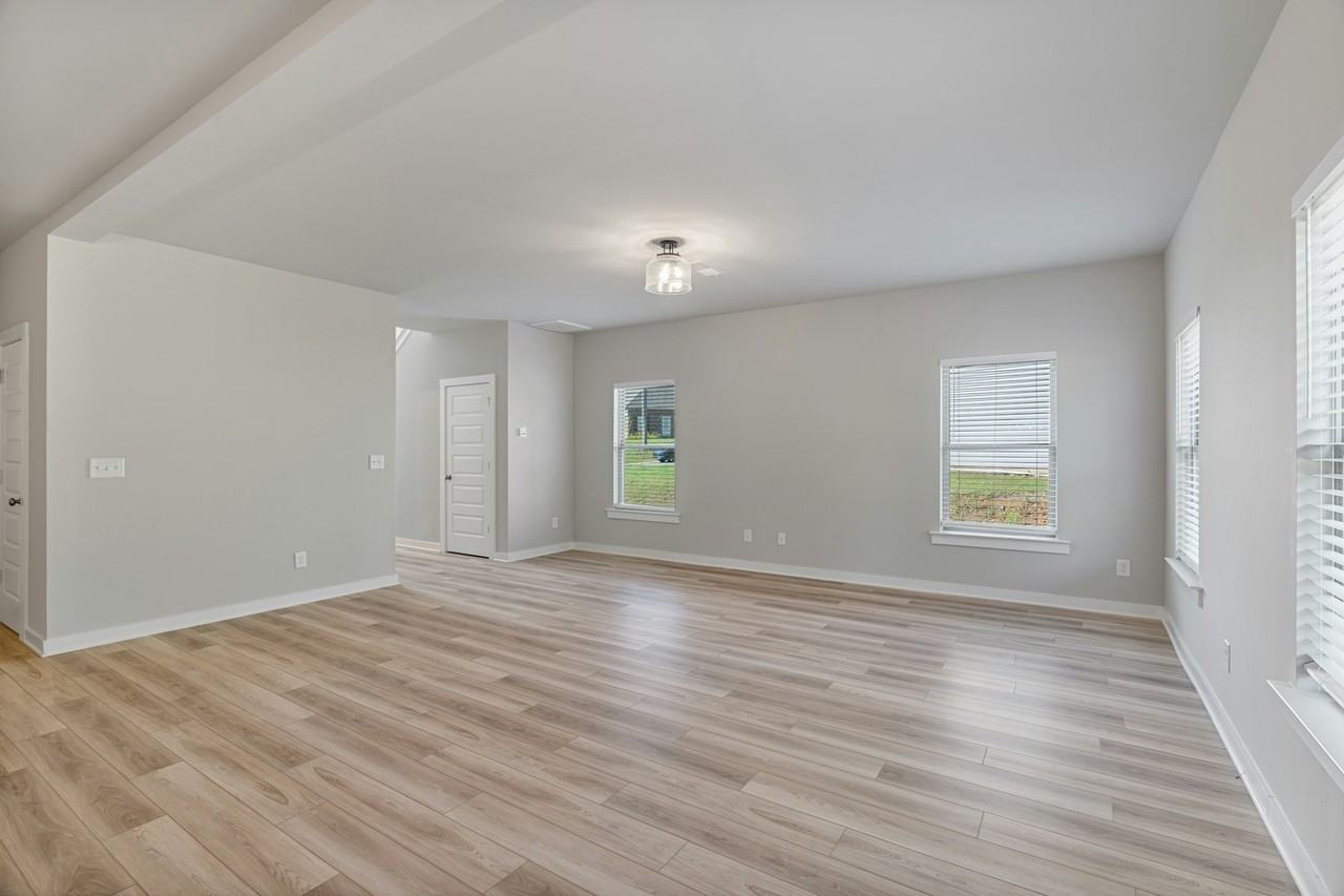 1420 Brookhaven Dr - Photo 7 of 27