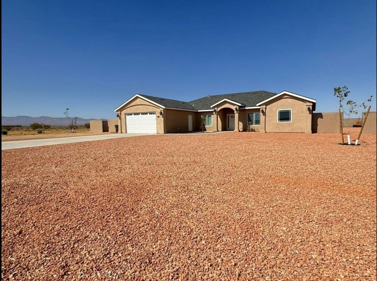 9875 Magnolia Ave - Photo 2 of 20