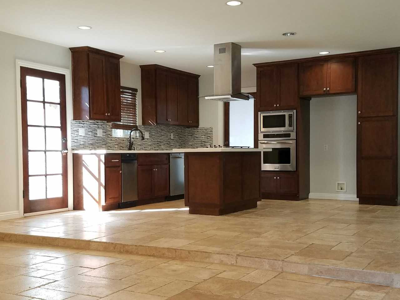 424 East Riverview Avenue - Photo 3 of 18