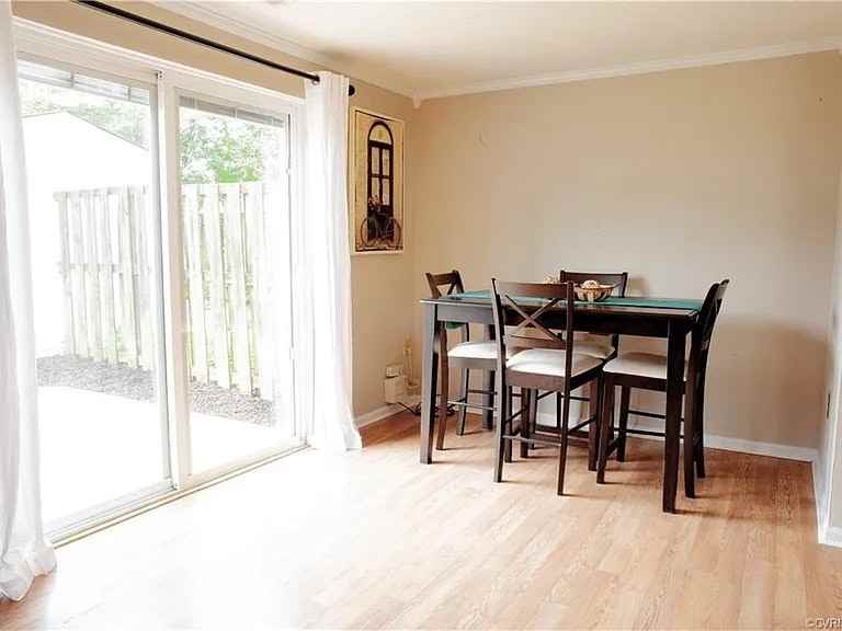 4912 Finnegan Court - Photo 4 of 8