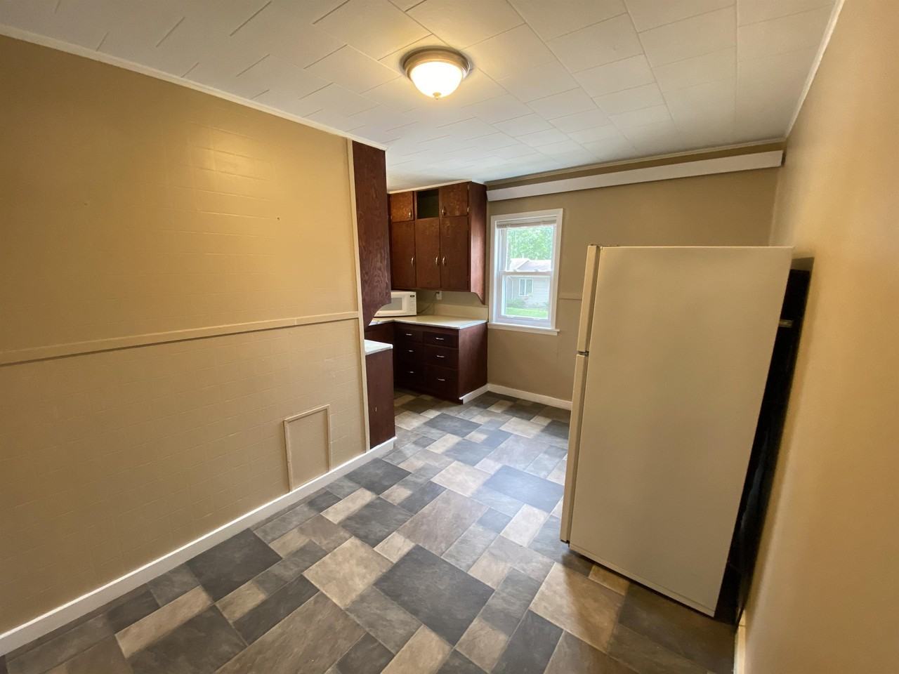 220 East 7th Street- Brad Haug - 4 #4 - Photo 4 of 9