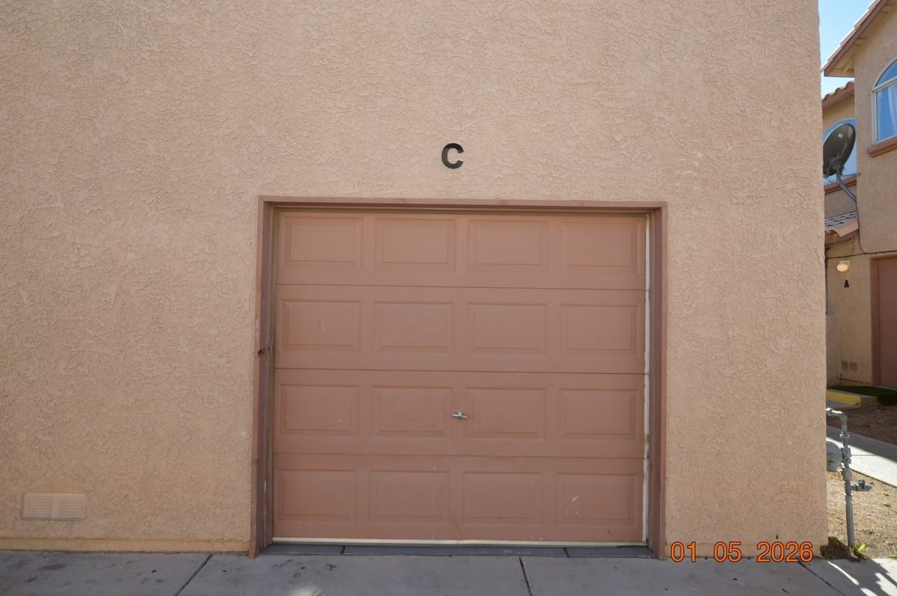 550 Roxella Ln #1 - Photo 3 of 16