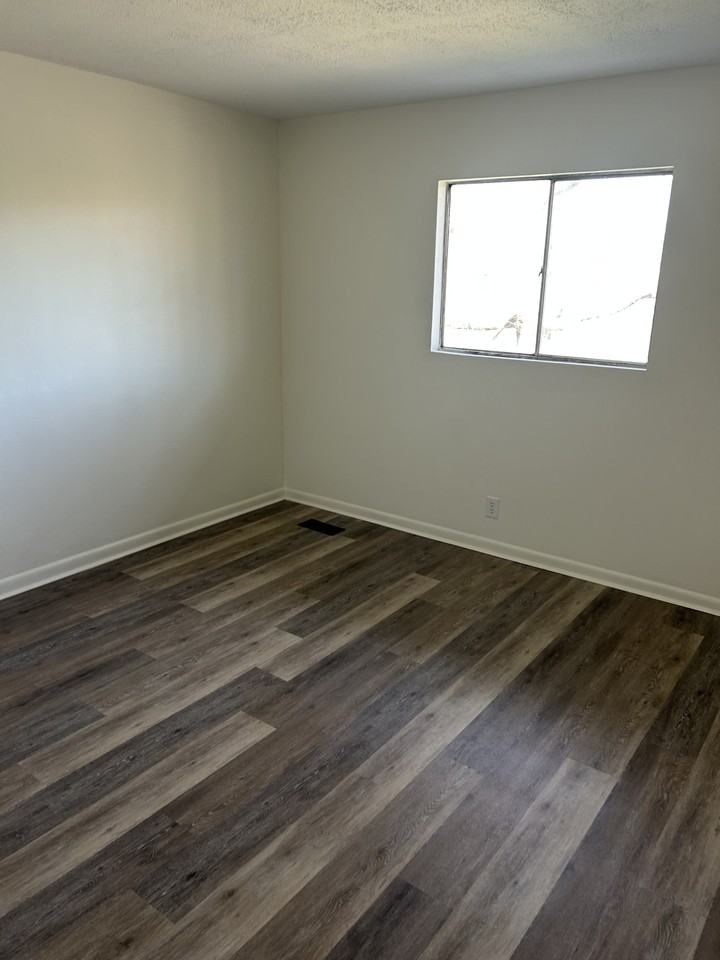 3308 Easton Avenue - Photo 6 of 10