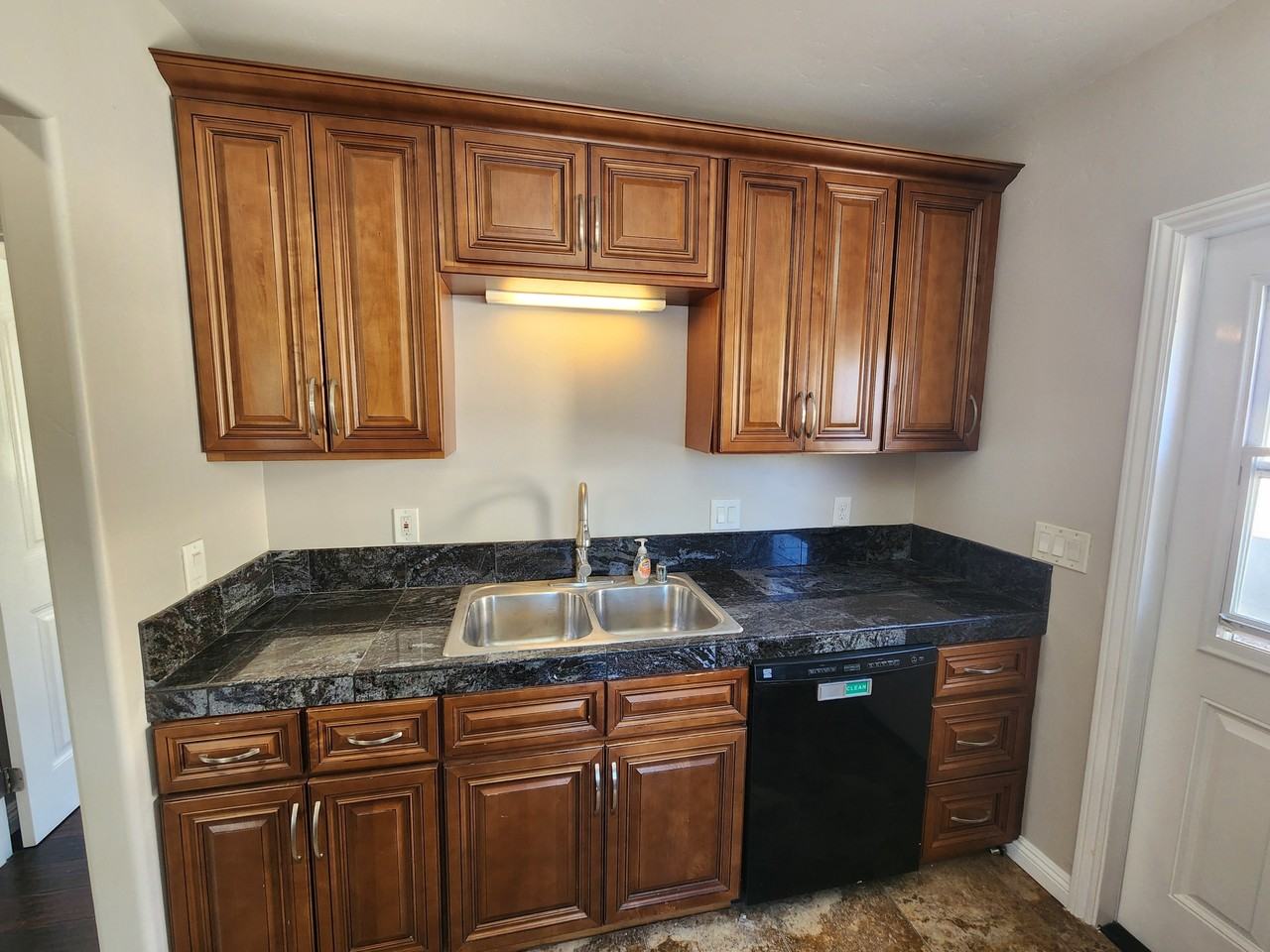 Cherokee Avenue - Photo 4 of 33