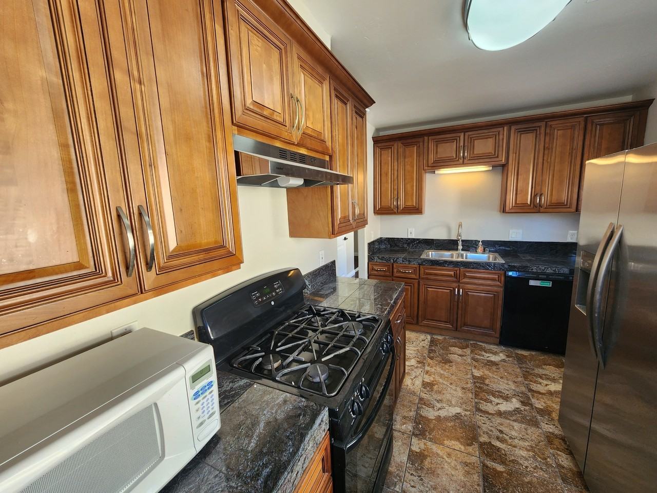 Cherokee Avenue - Photo 5 of 33