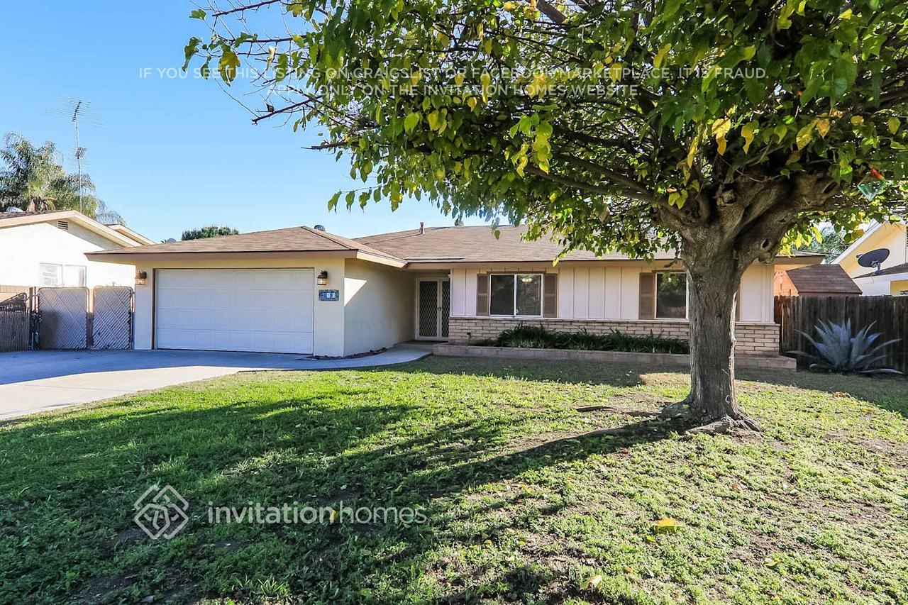 41797 Royal Palm Dr - Photo 3 of 17