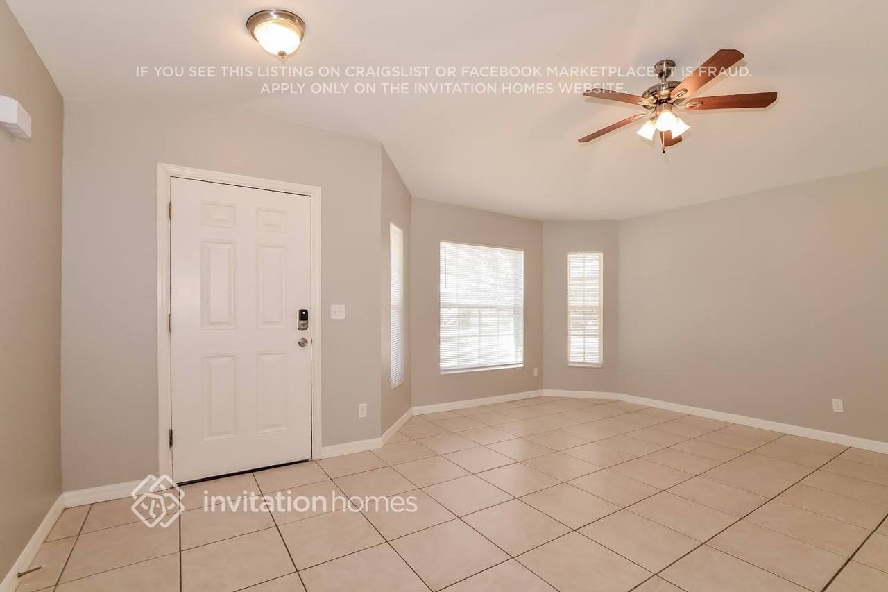 323 Boca Ciega Rd - Photo 5 of 17