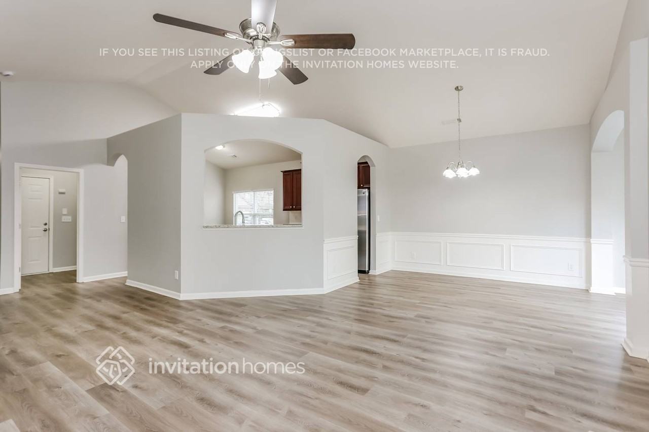 5058 Manning Dr - Photo 5 of 17