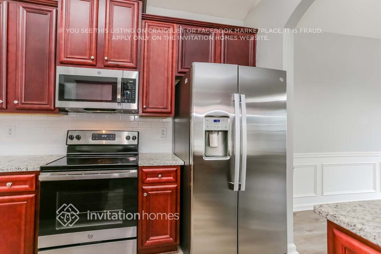 5058 Manning Dr - Photo 7 of 17