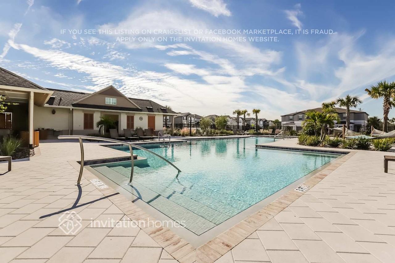 2911 Gridiron Isle - Photo 3 of 9