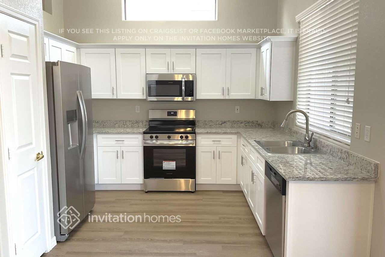 14342 W Avalon Dr - Photo 5 of 13