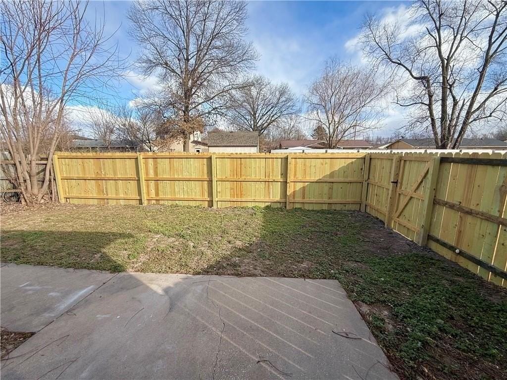 909 Durham Pl #B - Photo 6 of 6