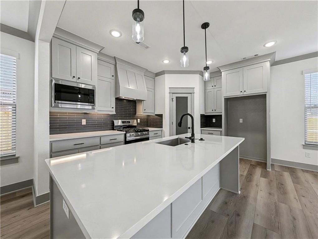 4979 Farmhouse St - Photo 2 of 39