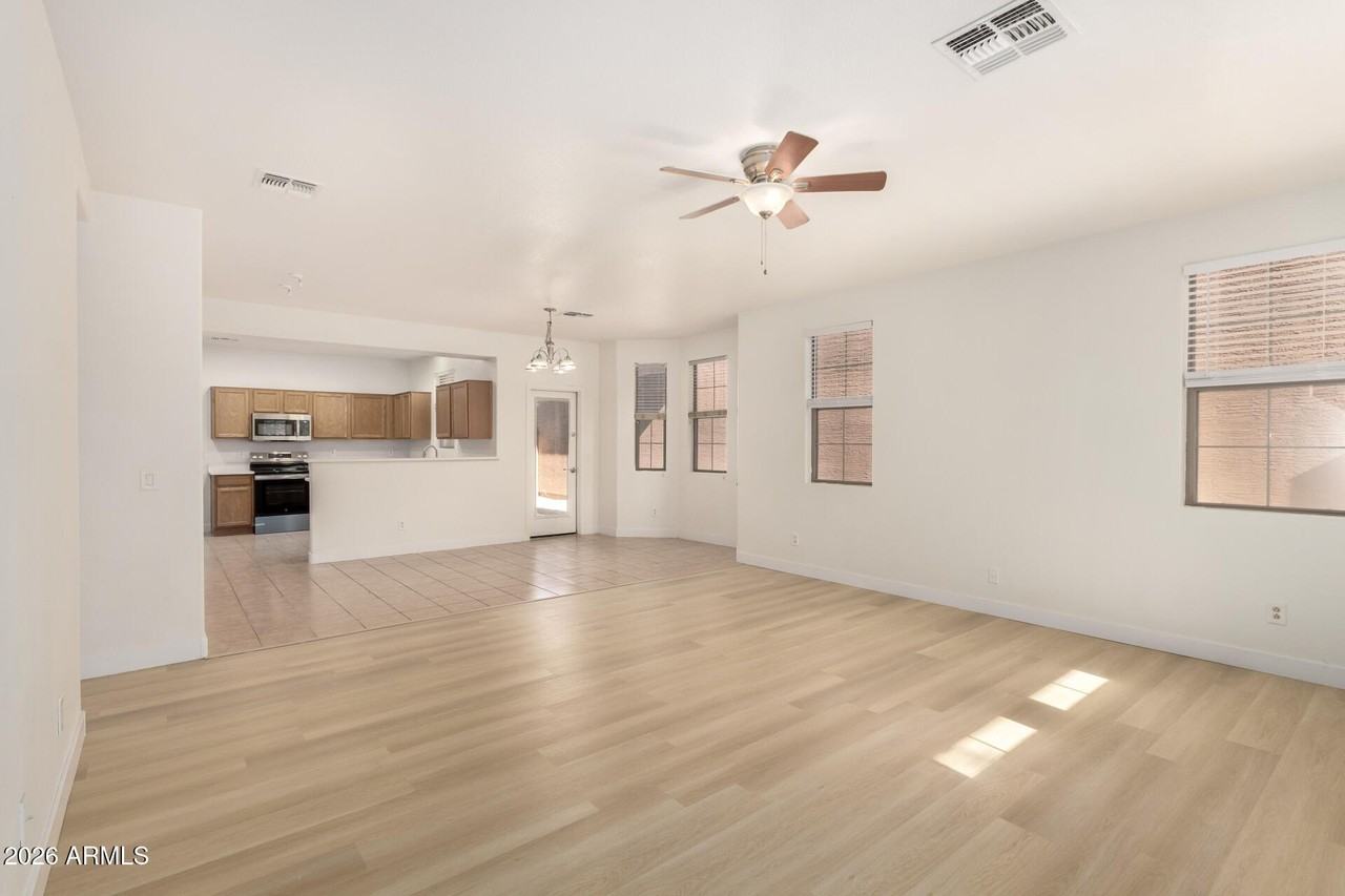 4382 E Selena Dr - Photo 3 of 34