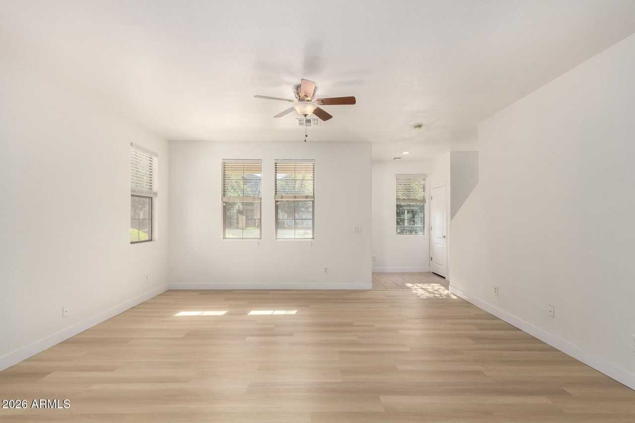 4382 E Selena Dr - Photo 4 of 34