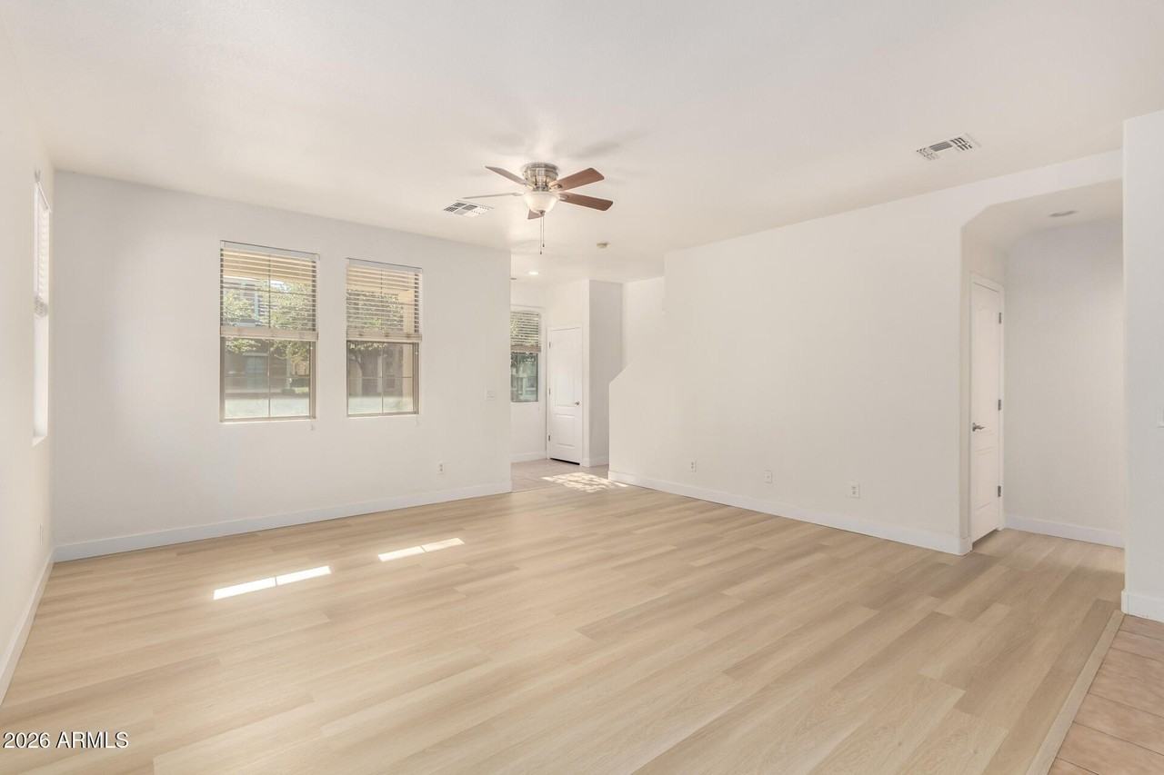 4382 E Selena Dr - Photo 5 of 34