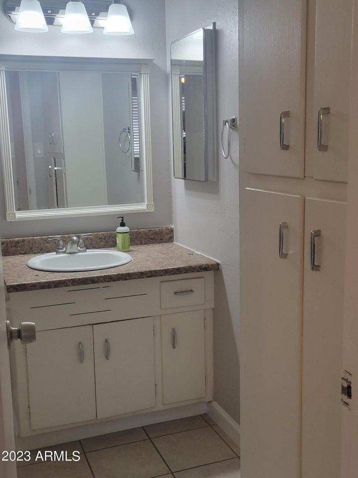 6518 N 41st Ave - Photo 6 of 13