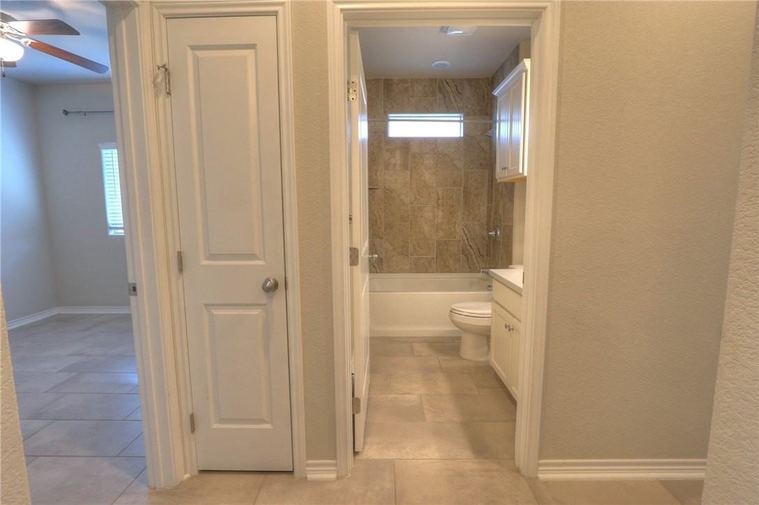 8114 Luz De Luna St - Photo 5 of 36