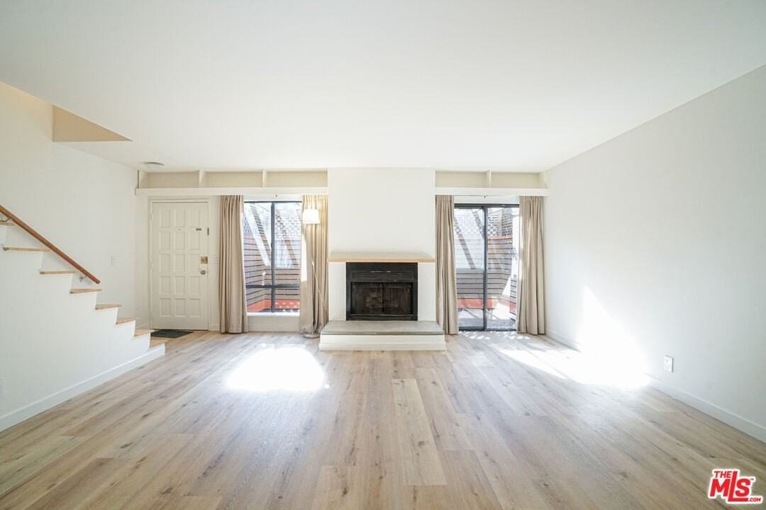 1534 N Formosa Ave Apt 5 #5 - Photo 2 of 23