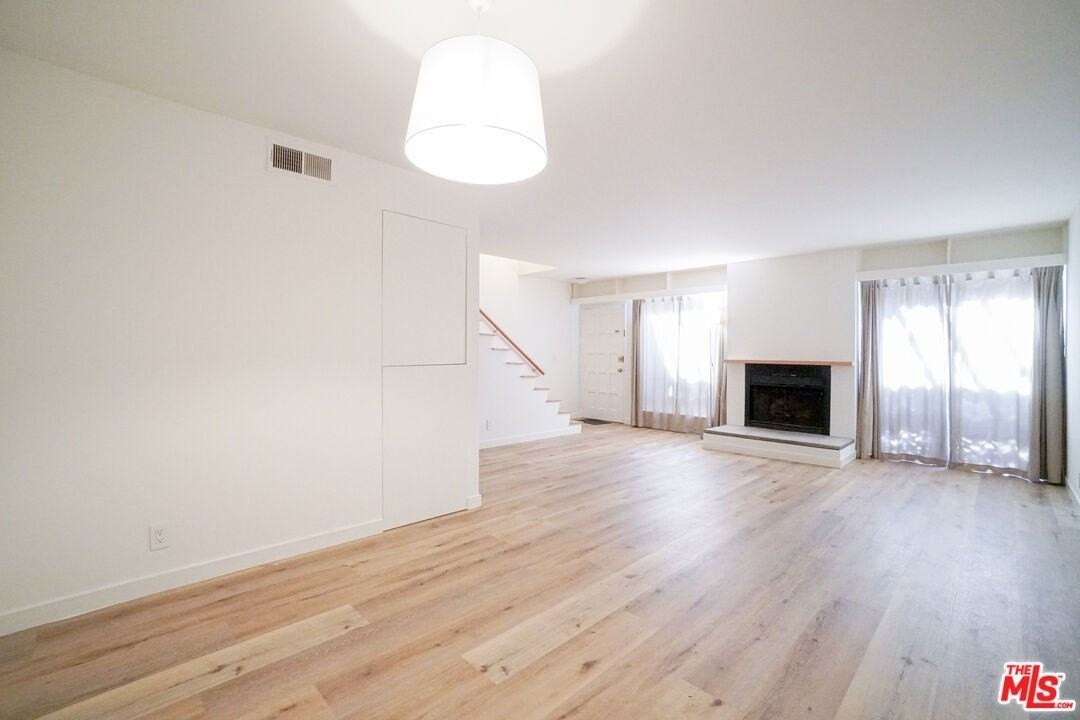 1534 N Formosa Ave Apt 5 #5 - Photo 3 of 23