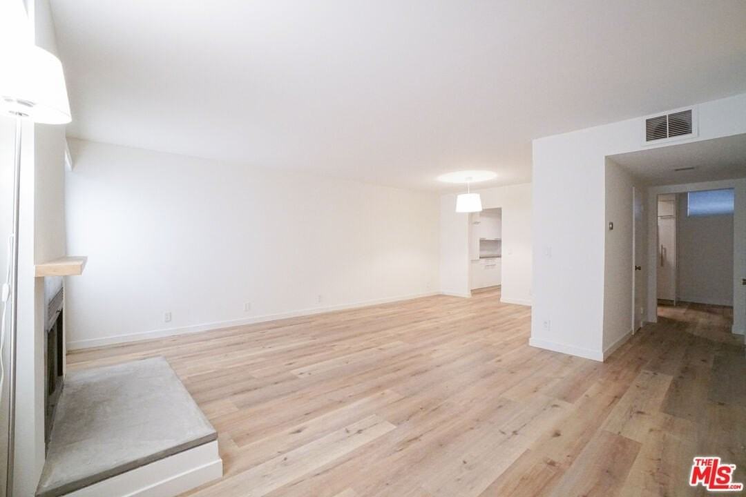 1534 N Formosa Ave Apt 5 #5 - Photo 4 of 23