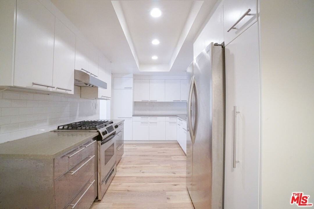 1534 N Formosa Ave Apt 5 #5 - Photo 5 of 23