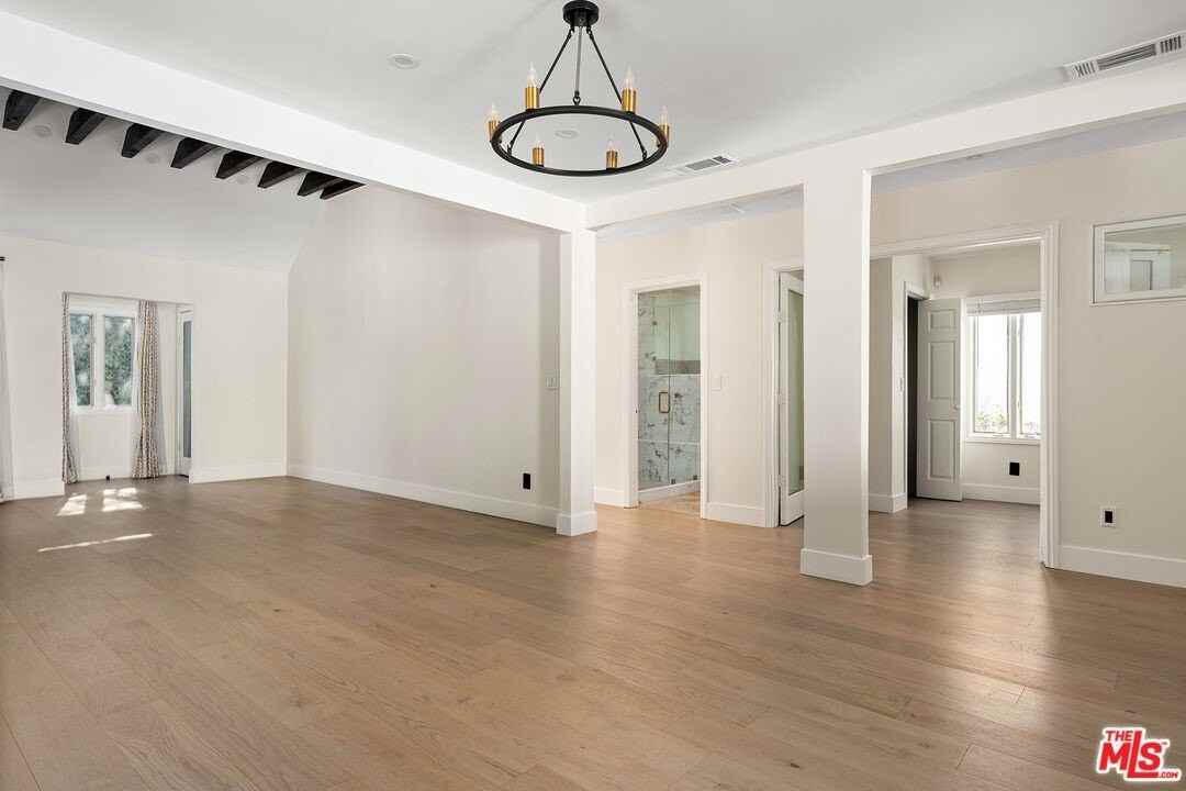 8921 Ashcroft Ave - Photo 4 of 22