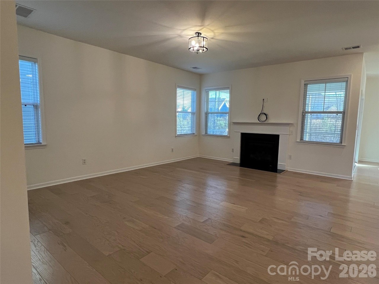 5016 Britannia Blvd - Photo 4 of 29