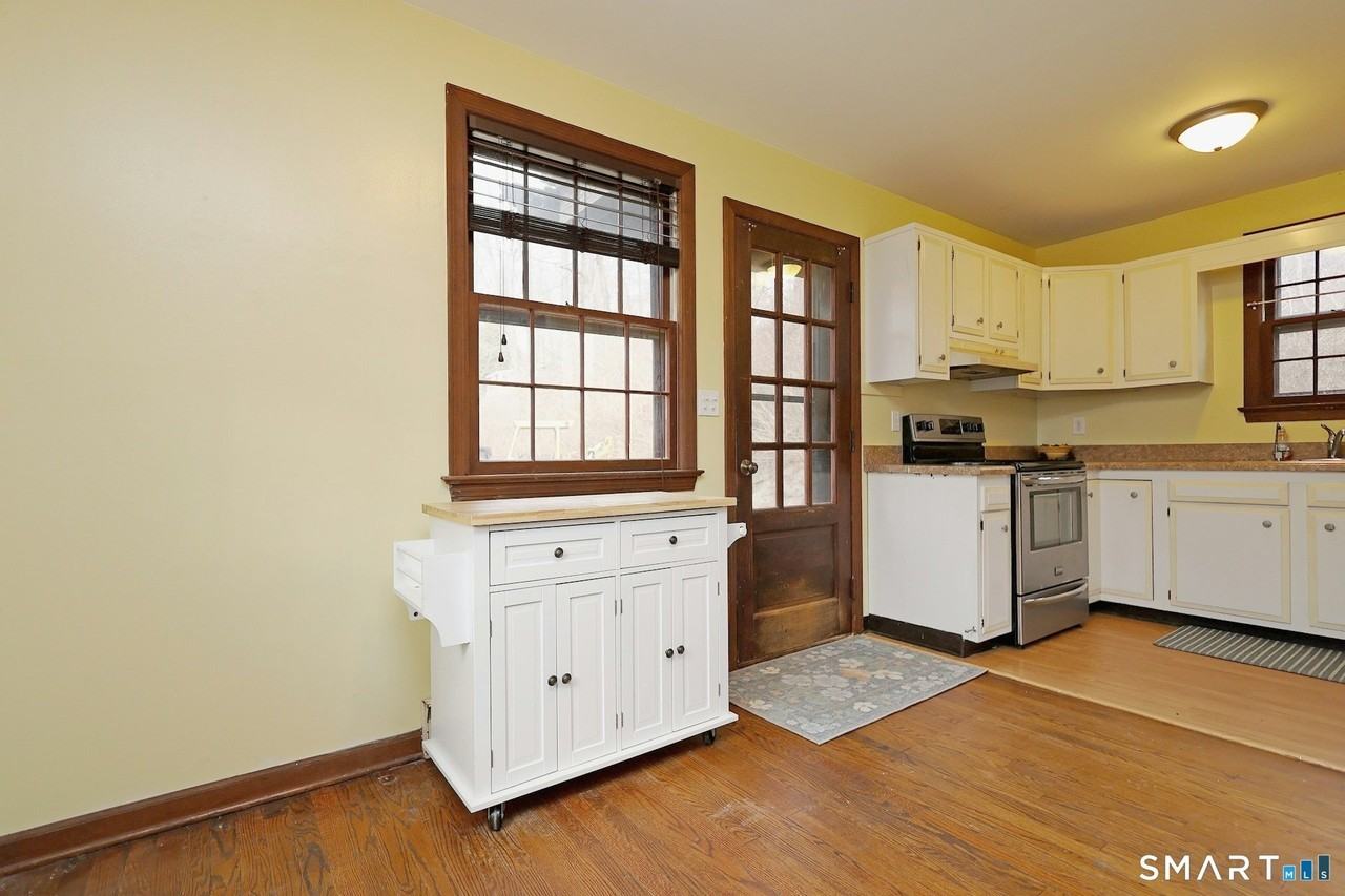 380 Newtown Tpke - Photo 7 of 18