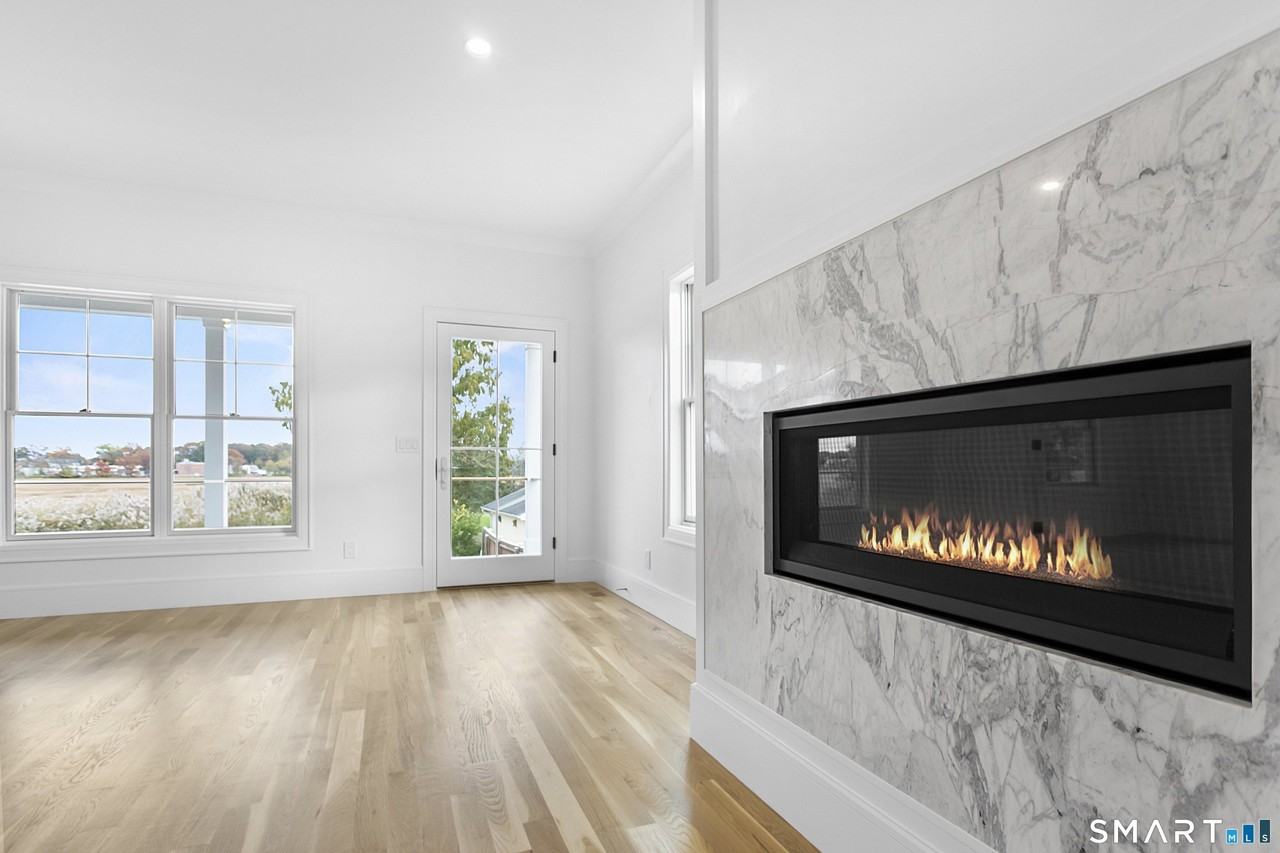 100 New England Ave - Photo 5 of 22