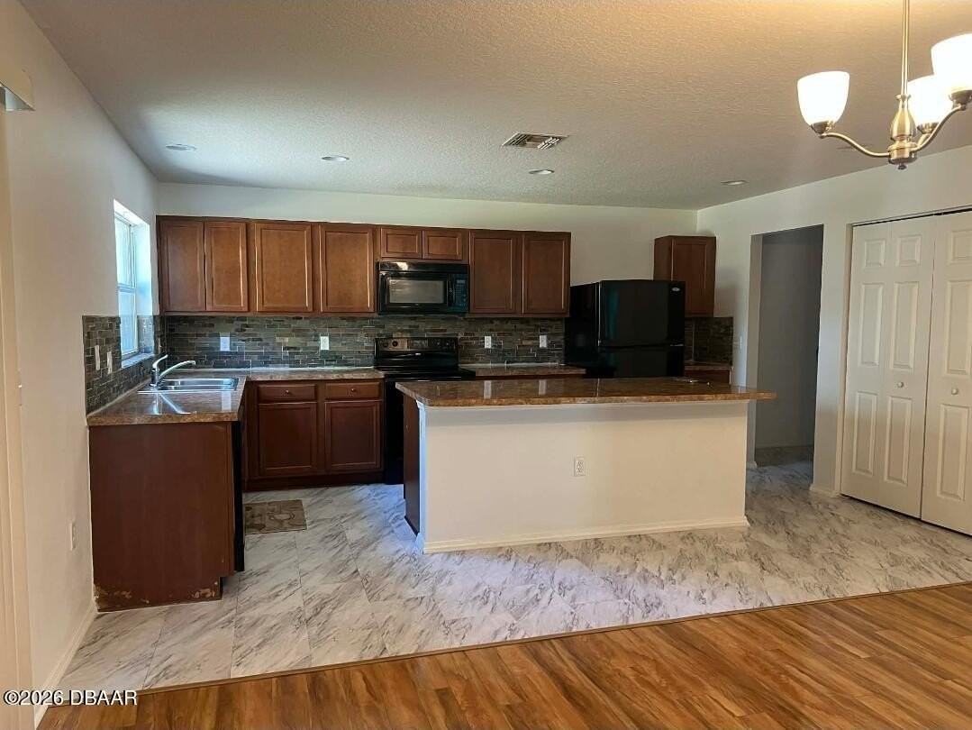 313 Bayberry Lakes Blvd - Photo 2 of 18